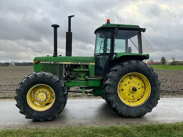John deere 4240s landbouw tractor - afbeelding 12 van  26