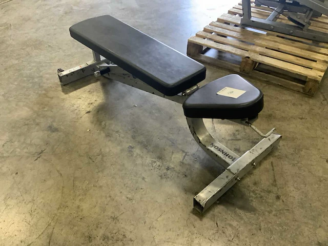 Johnson adjustable bench krachtstation - afbeelding 2 van  3