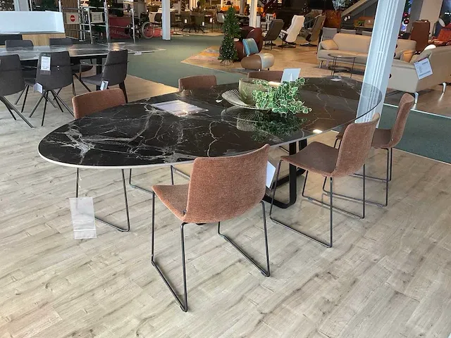 Joli elyps eetkamertafel met stoelen - afbeelding 1 van  8