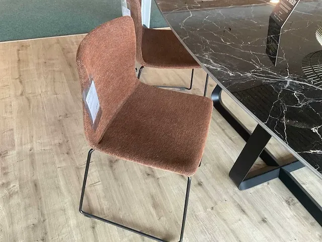 Joli elyps eetkamertafel met stoelen - afbeelding 6 van  8