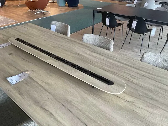 Joli layers eetkamertafel met stoelen - afbeelding 9 van  10