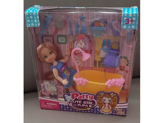 Jonotoys cute girl patty badkamer met accessoires geel 12 cm - afbeelding 1 van  5