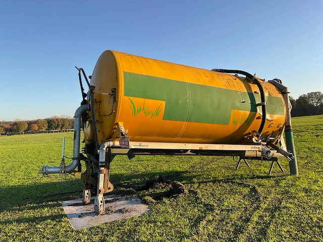 Joskin giertank met optreksysteem - afbeelding 10 van  12
