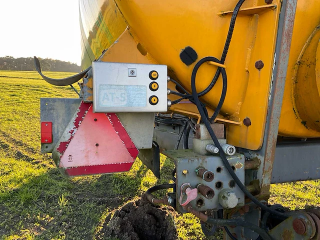 Joskin giertank met optreksysteem - afbeelding 12 van  12
