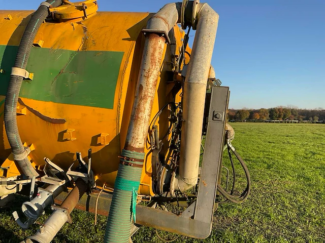 Joskin giertank met optreksysteem - afbeelding 8 van  12