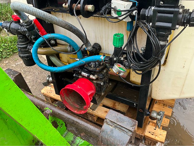 Joskin sproeier 21 meter + tank 1100 liter - 850023 mega - - afbeelding 19 van  37
