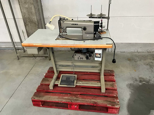 Juki dln-415,4 naaimachine - afbeelding 2 van  7