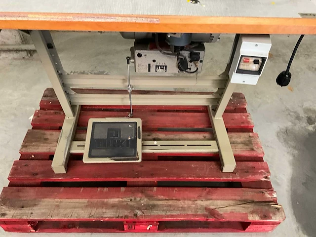 Juki dln-415,4 naaimachine - afbeelding 3 van  7