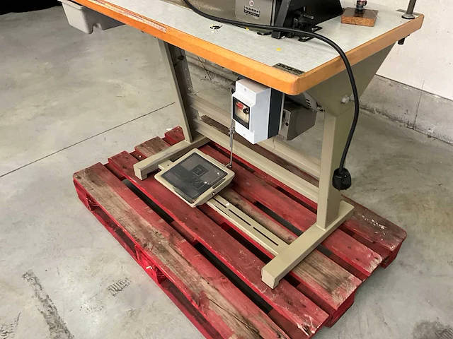 Juki dln-415,4 naaimachine - afbeelding 6 van  7