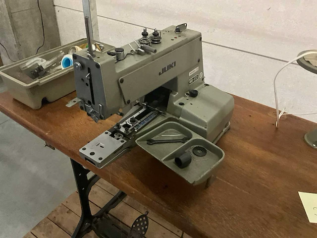 Juki knoopaanzetmachine 372 - afbeelding 5 van  5