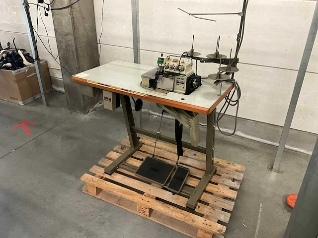 Juki overlock mo2416 - afbeelding 2 van  6