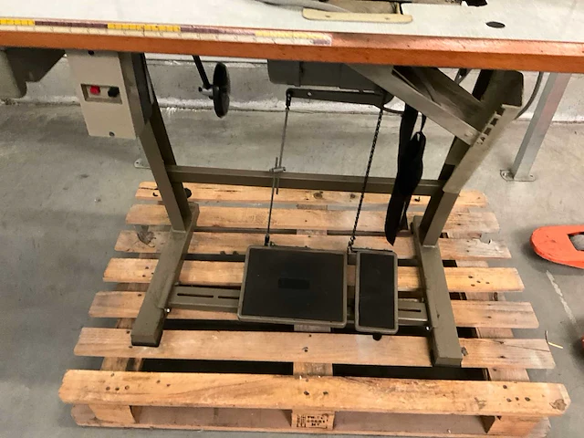 Juki overlock mo2416 - afbeelding 3 van  6