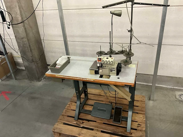 Juki overlockmachine mo2316 - afbeelding 2 van  7