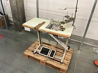 Juki overlockmachine mo6700 - afbeelding 1 van  7