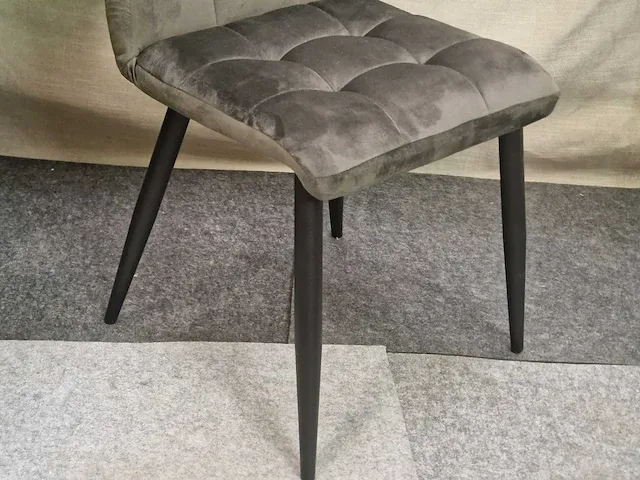 Julia grey velvet - dining chairs (4x) - afbeelding 3 van  4