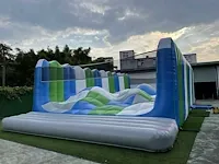 Jumping mountain - afbeelding 1 van  4