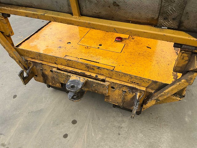 Jungheinrich ecp100-3 industriële trekker - afbeelding 4 van  8