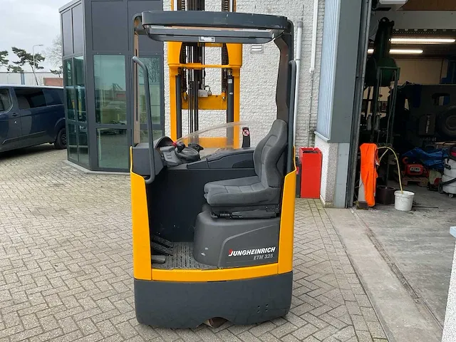 Jungheinrich etm 325 reach truck - afbeelding 8 van  10