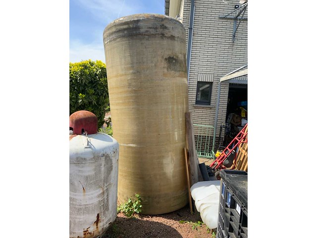 Juno polyester verticale vacuüm opslagtank, gebruikt als watertank voor opslag regenwater. - afbeelding 7 van  7