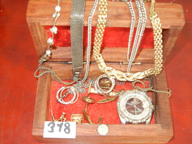 Juwelen met kistje - afbeelding 1 van  2