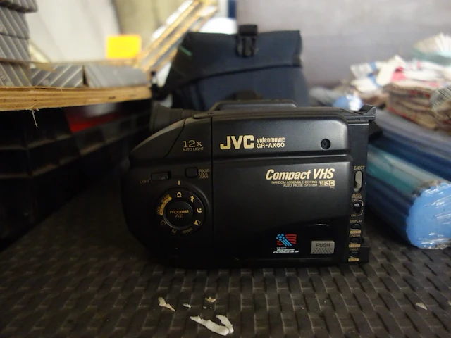 Jvc camera - compact vhs - afbeelding 1 van  4