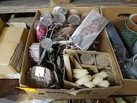 Kaarshouder en potjes met diverse kaarsen - afbeelding 5 van  8