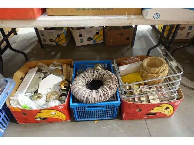 Kaarspotjes met decoratie materialen - afbeelding 1 van  5