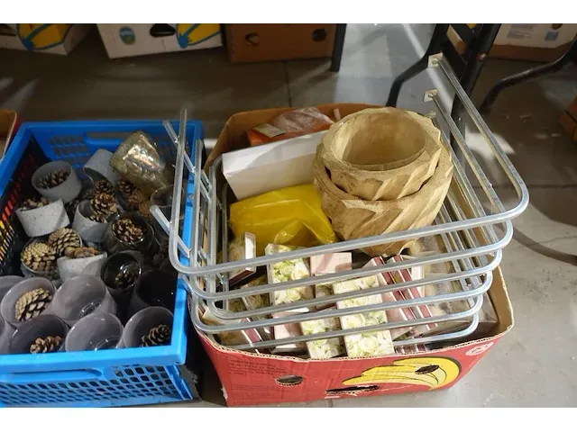 Kaarspotjes met decoratie materialen - afbeelding 5 van  5