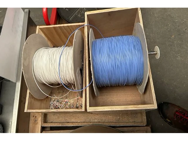 Kabel in ton, diverse - afbeelding 6 van  6