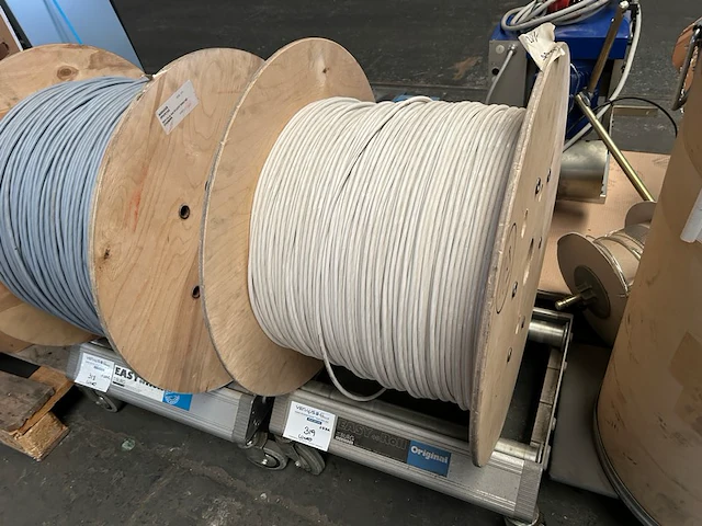 Kabel op afrolkar - afbeelding 1 van  4