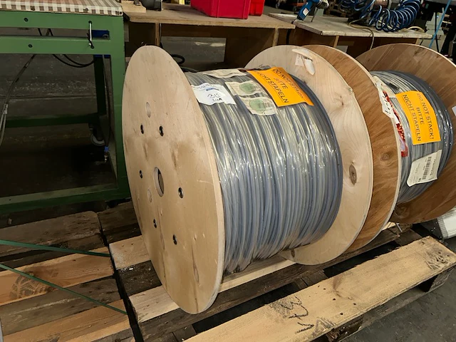 Kabel op rol - afbeelding 1 van  4