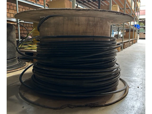 Kabel op rol - afbeelding 1 van  3