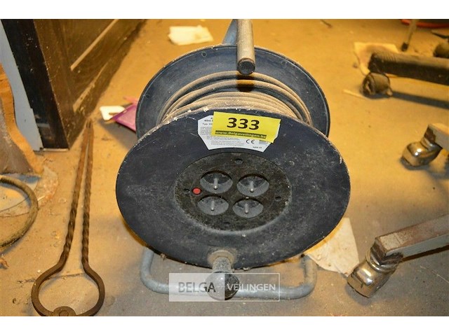 Kabelrol 220v - afbeelding 1 van  2