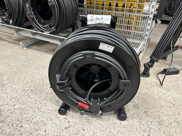 Kabelrol schill met camerakabel - afbeelding 1 van  6