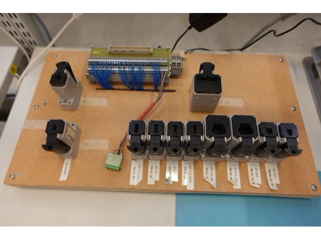 Kabeltester weetech + toebehoren - afbeelding 4 van  5