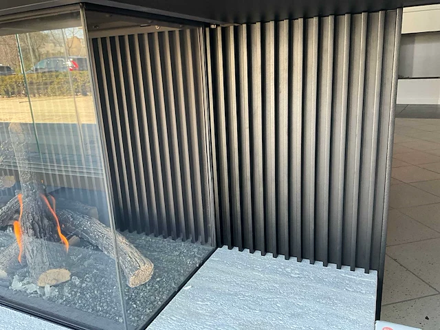 Kal-fire gi110/55cr gaskachel met siersteen en design achterwand en zijkant die doorloopt - afbeelding 5 van  9