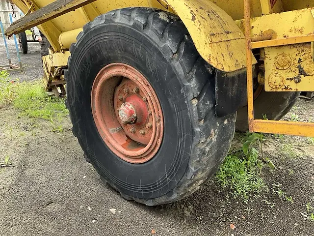 Kalkstrooiwagen unsin record - afbeelding 14 van  15