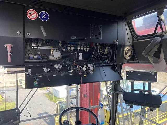 Kalmar - esc350 - straddle carrier - 2007 - afbeelding 15 van  28