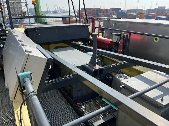 Kalmar - hybrid esc350w - straddle carrier - 2014 - afbeelding 20 van  42