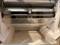 Kalmeijer kbe 9mm broodsnijmachine - afbeelding 9 van  9