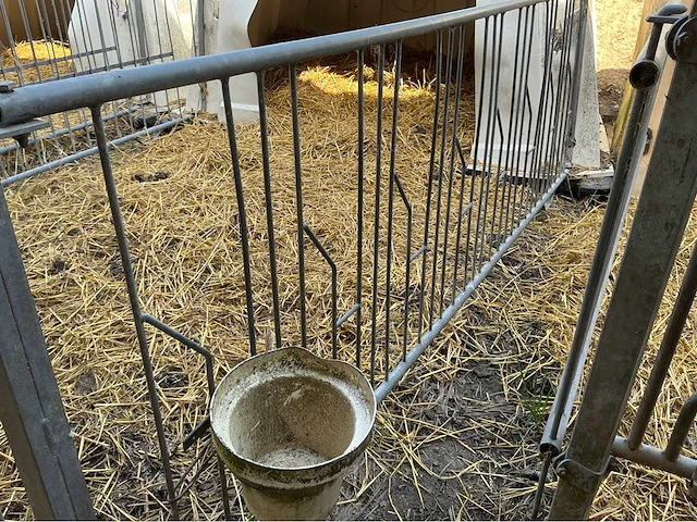 Kalverkennel andere landbouwmachines - afbeelding 8 van  8