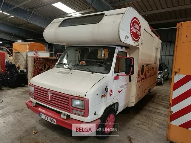 Kampeerauto peugeot - afbeelding 1 van  23