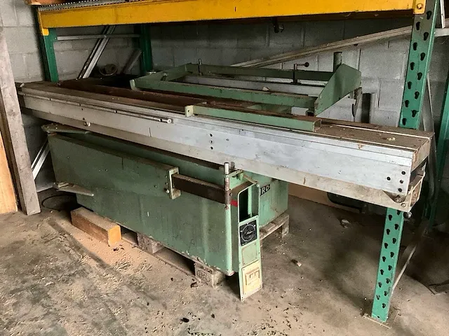 Kamro paneelcirkelzaagmachine - afbeelding 1 van  5