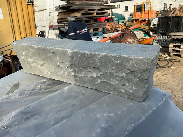 Kandla grijs boordstenen ca 91 lm - afbeelding 2 van  5