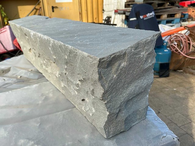 Kandla grijs boordstenen ca 91 lm - afbeelding 3 van  5