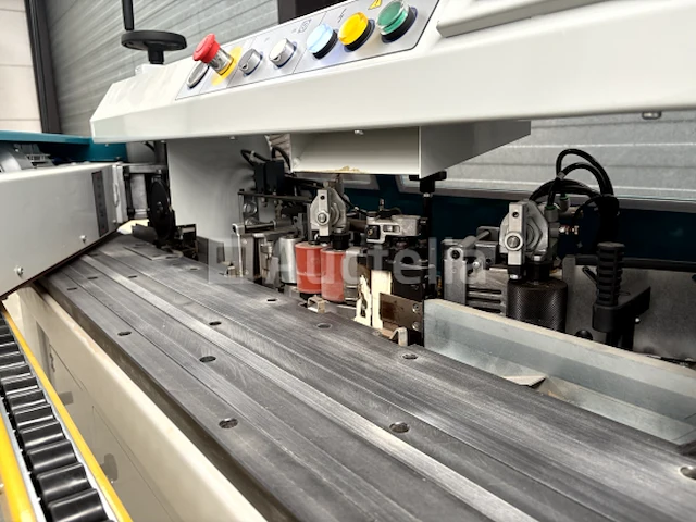 Kantenlijmmachine virutex eb 140 plc (2024) - afbeelding 7 van  25