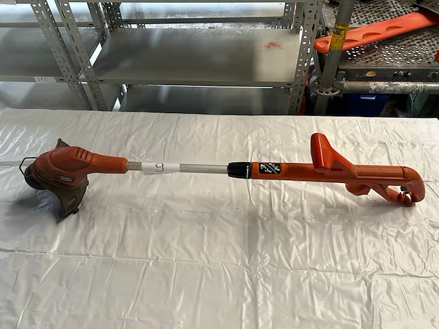 Kantenmaaier black and decker - afbeelding 1 van  5