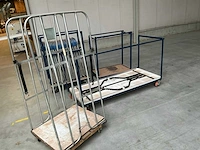 Kantinestoelen en tafel, inclusief transportrekken. - afbeelding 1 van  6