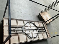Kantinestoelen en tafel, inclusief transportrekken. - afbeelding 6 van  6