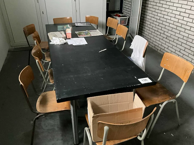 Kantinetafel+ 10 diverse stoelen - afbeelding 1 van  8